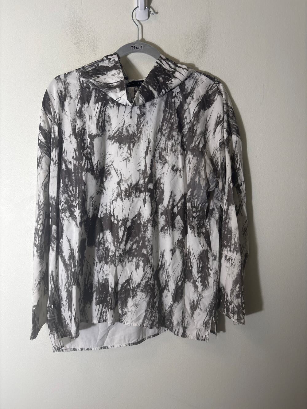 Kozan Gray and White Stank Up Neck Shirt Sz L